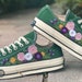 Converse Low-top Schuhe mit floraler Stickerei / Custom gesticktes Low-top / Custom Stickerei