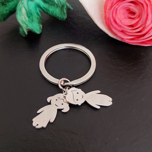 Pendentif personnalisé à graver, Porte-clés avec les prénoms des enfants- Cadeau idéal pour mamans, naissance, bébé.