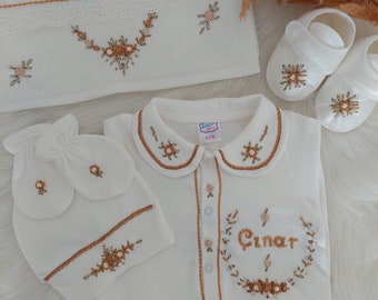 Regalo de algodón orgánico para recién nacido, traje unisex de regreso a casa con nombre bordado, regalo de bordado para bebé, traje unisex, regalo especial