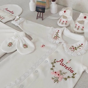 Personalized newborn baby coming home outfit  with a  name embroidered, with hand embroidery, special gift for spesial baby baby&#39;s first set