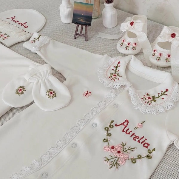 Personalized newborn baby coming home outfit  with a  name embroidered, with hand embroidery, special gift for spesial baby baby's first set