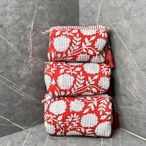 Set da 3 pezzi damigella d'onore con stampa floreale, borsa per cosmetici, organizer da viaggio, kit da toeletta in cotone trapuntato, stampa a blocchi a mano, fodera impermeabile all'interno