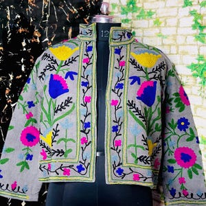 Handmade Suzani Embroidery Jacket, Winter Wear Jacket Coat, Womens Coat, Suzani Short Jacket, TNT Fabric Suzani Jacket, Robe, Gift For Her