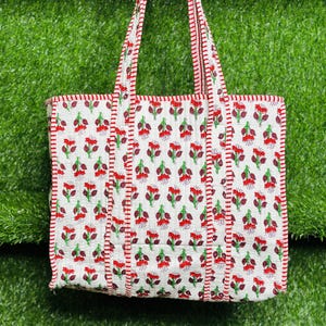 Sac fourre-tout matelassé de taille moyenne, sac matelassé fait main, sac fourre-tout en coton indien doux, sac de voyage, sac à bandoulière, sac fourre-tout moyen, sac écologique
