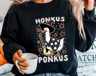 Halloween Witch Goose Honkus Ponkus Sweatshirt, Witch Goose Sweatshirt, Silly Goose Shirt, Hokus Pokus Sweatshirt, Halloween Witch Hoodie