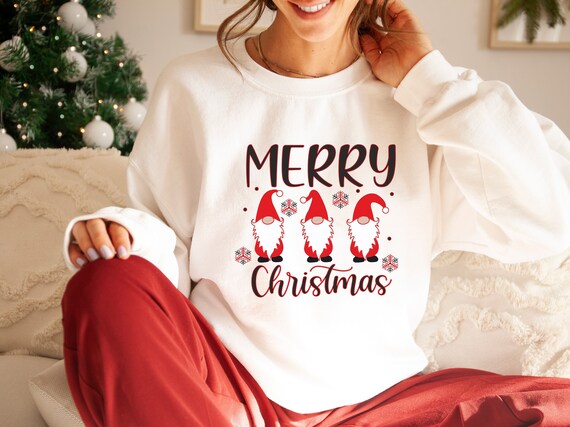 Three Gnomes In Leopard Printed Buffalo Plaid Christmas Gift T-Shirt Three Gnomes In Leopard Printed Buffalo Plaid Christmas Gift T-Shirt