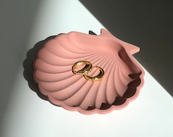 Jesmonite pink decorative shell for jewelry storage