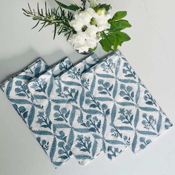 Lot de 4 serviettes imprimées en bloc « The Walled Garden Blue » | Floral, 100% Coton, Grand 50cmx50cm, Boho Rustique Chic, Festif, Motif Treillis