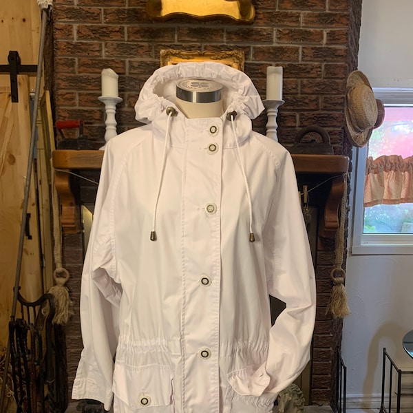 Preowned Woolrich white light parka