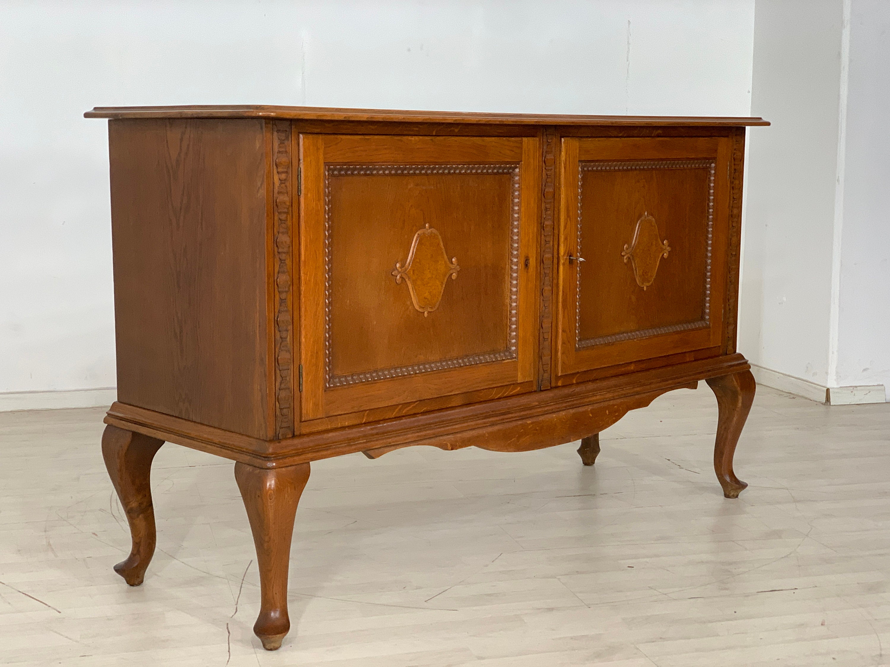 Credenza chippendale discount