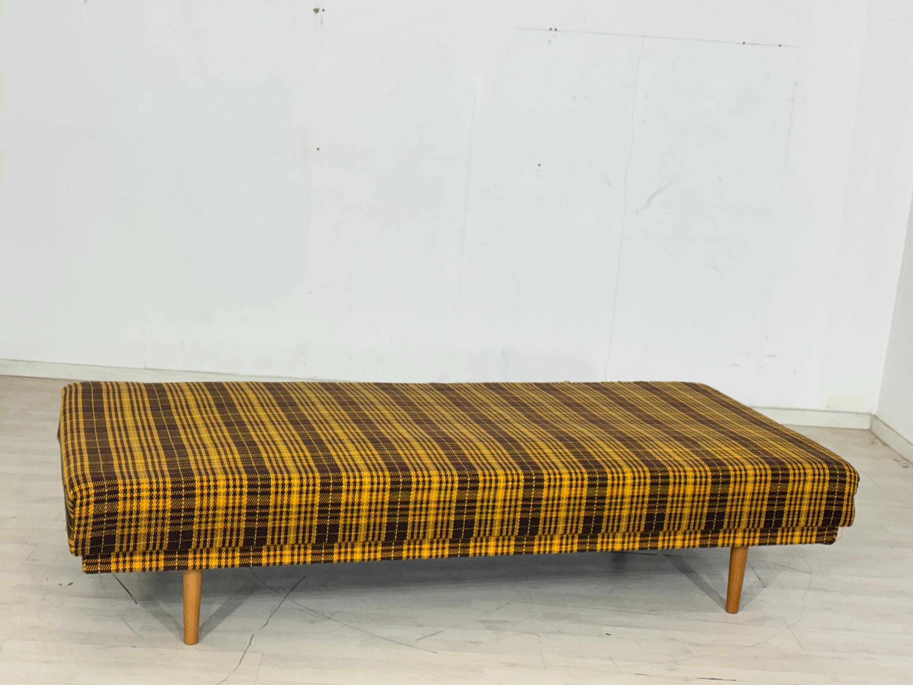 Paire De Canapés-lits Vintage Scandinave Ekornes, Années 1960, Bleu Et Chêne