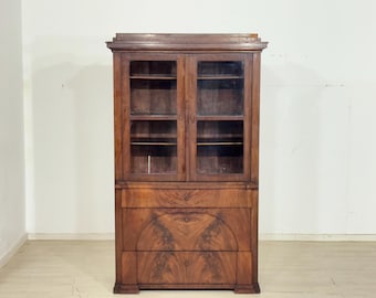 Antiker Biedermeier-Aufsatzschrank aus Nussbaum / Vitrinenschrank / Gründerzeit