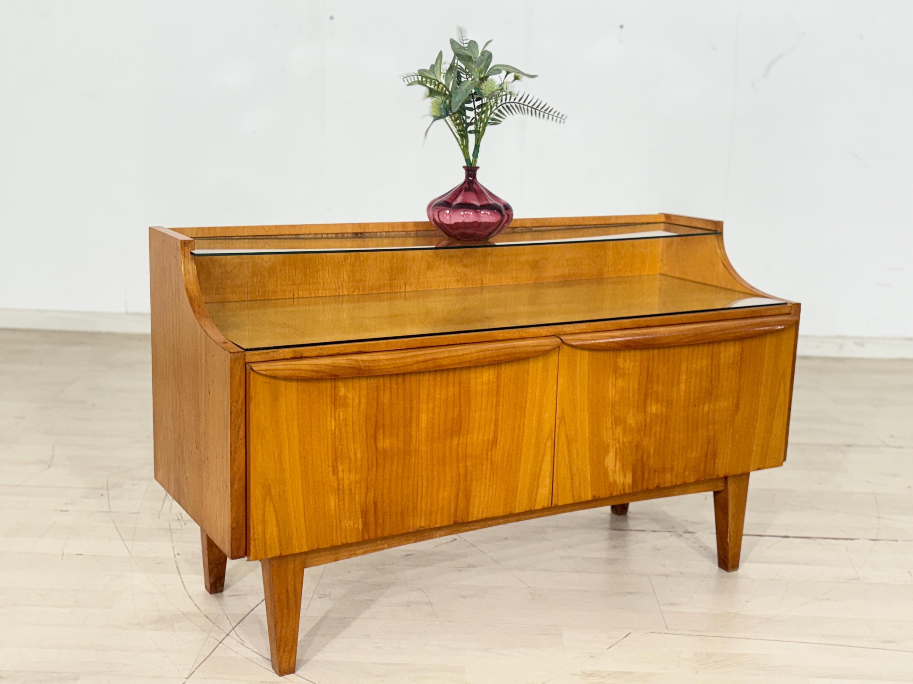Meuble bas de style années 50, commode, meuble de salon, meuble vintage