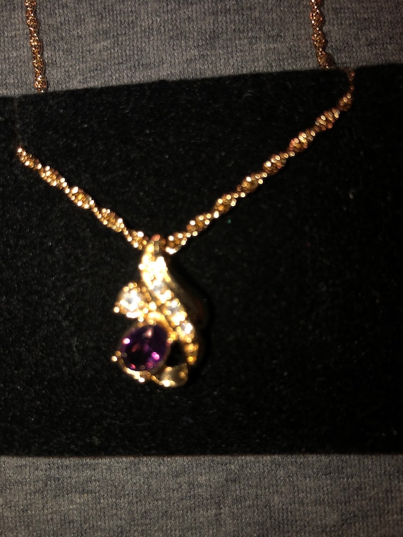 Beautiful vintage Avon gold, amethyst necklace