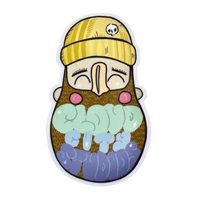 Puede incluir: Una pegatina con un personaje de dibujos animados con un gorro amarillo, un emblema de calavera y una barba marrón. La barba contiene las palabras "CLOUD CITY" en letras de graffiti azules y verdes. Las mejillas rosas y un fondo blanco completan el diseño.