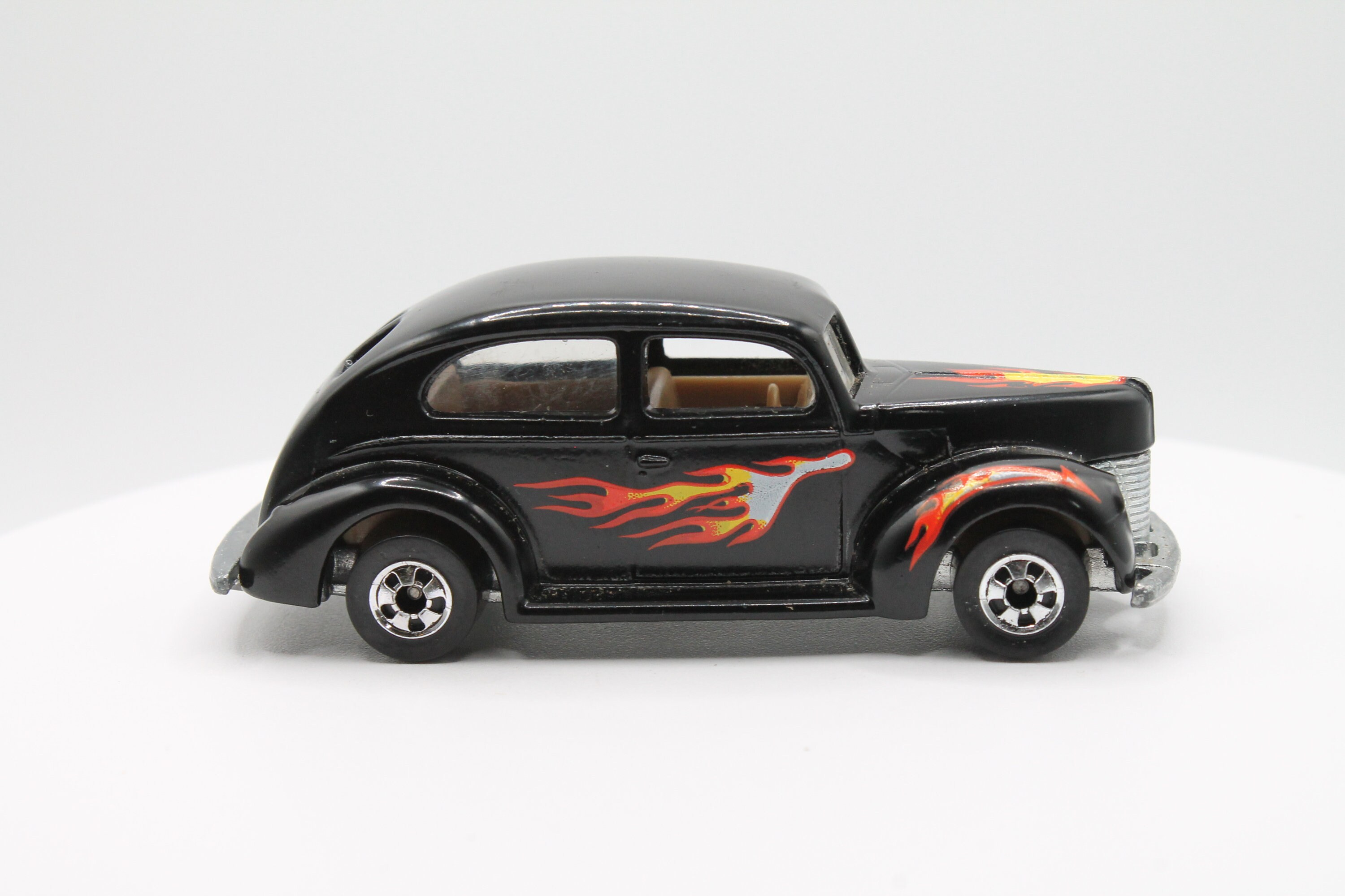 Hot wheels 40 ford 2 door 1982 2025