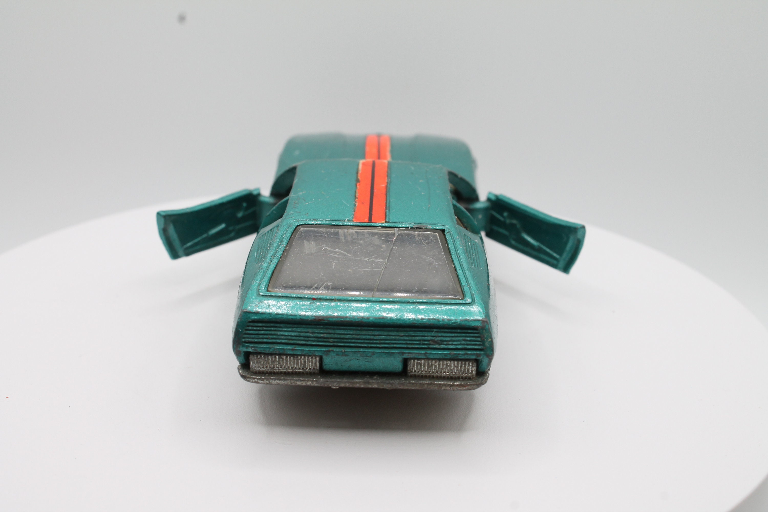 ジャガーピラーナ　No.588 1967年 ポリトイズ ジャガー ピラナ ベルトーネ 1/43スケール No.588