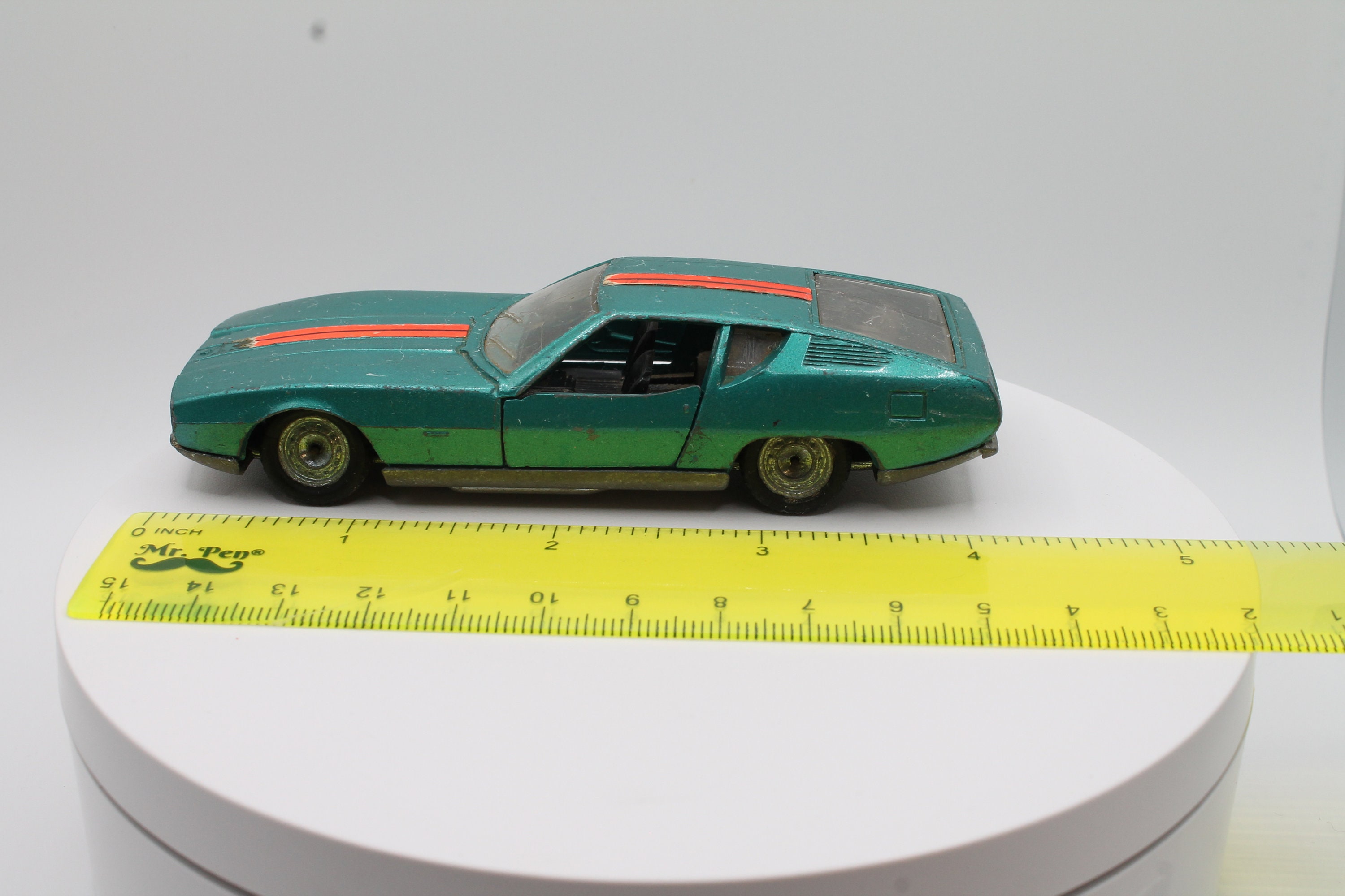 1967年 ポリトイズ ジャガー ピラナ ベルトーネ 1/43スケール No.588