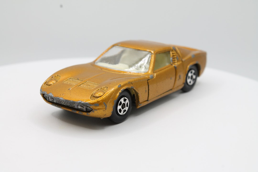 LESNEY MATCHBOX SUPERFAST #33c Lamborghini Miura Gold 1970 Narrow MINT EUR 42,23 - ES