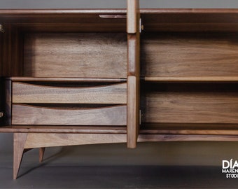Mid century sideboard buffet in American walnut, modern sideboars, credenza modern, credenza cabinet, mid century sideboard, buffet furnitur