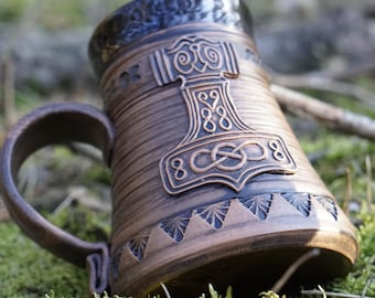 Taza vikinga FOR THOR hecha a mano - Taza de cerámica Odin 500 ml - Regalo para hombres y taza de arcilla medieval vikinga para cerveza - Hidromiel - Única
