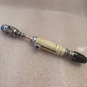 Doctor Who 10th Doctors Sonic Screwdriver LED light up Extending Slider Prop Replica