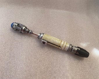 Cacciavite sonico LED luminoso Doctor Who 10th Doctors Replica di un oggetto di scorrimento estensibile