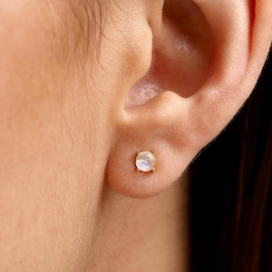 TAEIA Rainbow moonstone Studs Earring, Round Natural Colour Change Moonstone Studs, Starling Silver Studs Wedding Gift Jewellery Earrings
