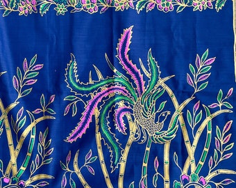 Tissu en coton thaïlandais à imprimé oiseaux tropicaux, bleu, rose et or, idéal pour les projets d'artisanat ou de bricolage d'intérieur, 60 x 54 cm