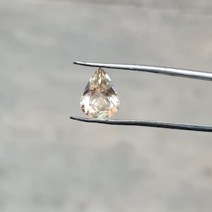 Natural oregon sunstone with copper schiller faceted pear gemstone for jewelry making 9×12×7 mm
