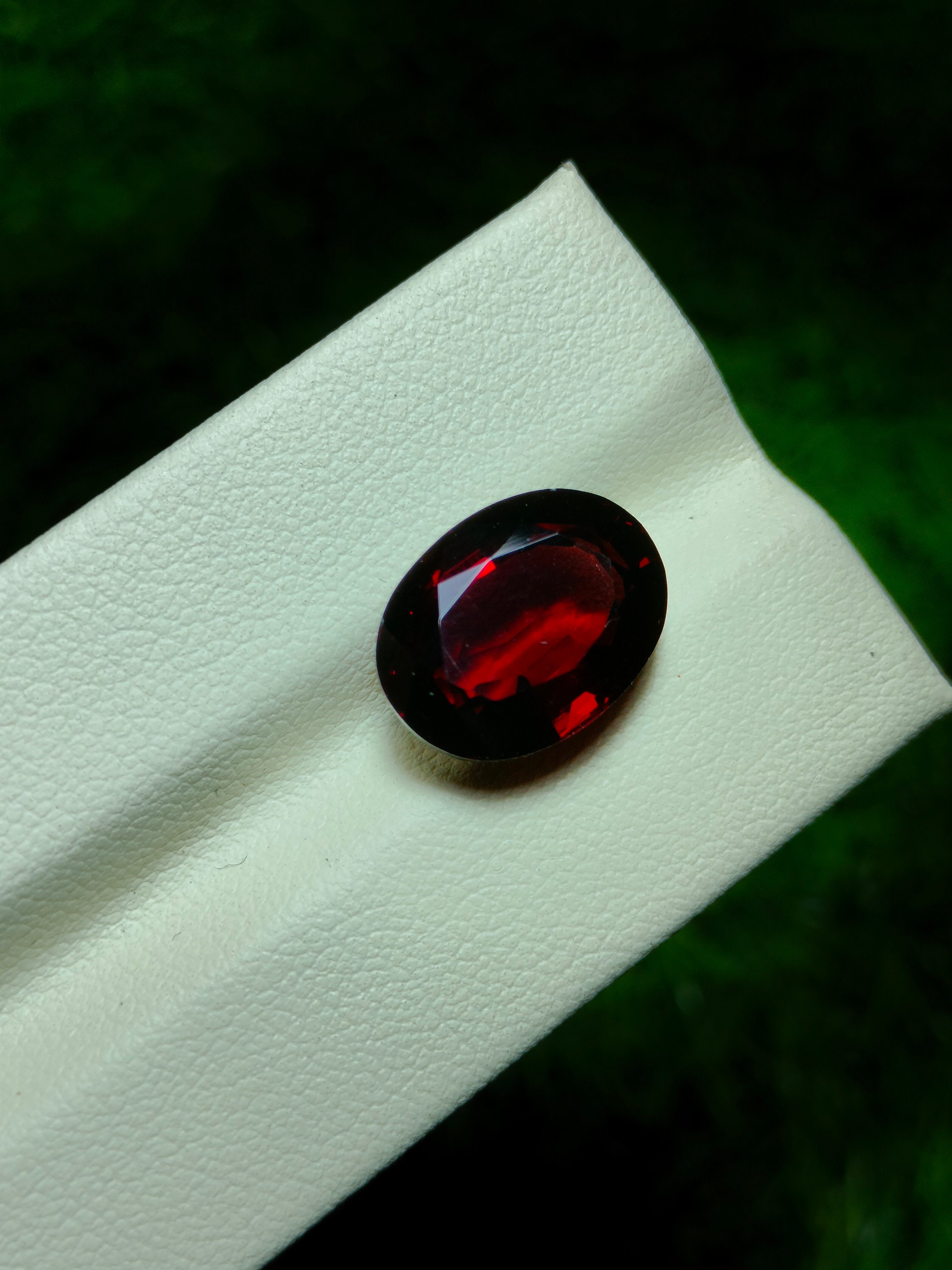 Natural Red Garnet Faceted Oval Shape  Gemstone For Jewelry Making 14.5x11x6 MM