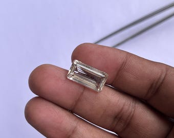 天然イエロースキャポライト ファセットカット八角形宝石 9.5x17x6.5 mm