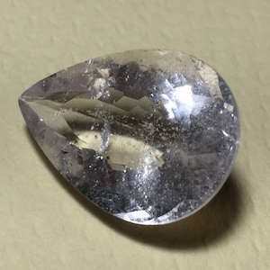 Peach Pink Morganite Gemstone: Pear Cut, 13 Carats