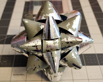 Big Gift bow - Vibrant silver paper gift bow
