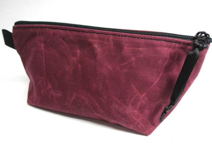 Waxed canvas pouch - Large - toiletry bag - make up bag - tech organizer - electronics bag - dice bag - game bag - Water resistant
