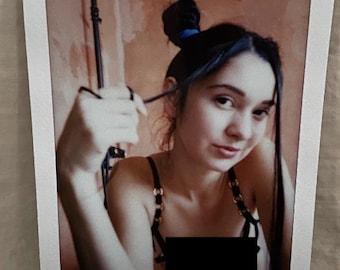 Instax Mini Filmabzug | Dessous-Model in der Badewanne (Nr. 6) | Limitierte Boudoir-Fotografie