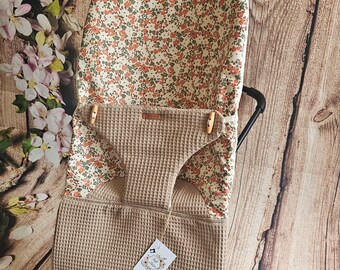 Hazelnootbloemen bedrukte complete hoes voor Babybjorn hangmat. VERVANGT het origineel - Kleuren