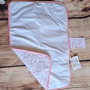 Tragbare Wickelunterlage für Babys, wasserdicht und leicht, Blumendruck