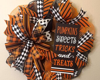 Halloween Pumpkin Wreath, Halloween Trick or Treat Wreath, Halloween Trick or Treat Door Decor, Halloween Pumpkin Door Hanger