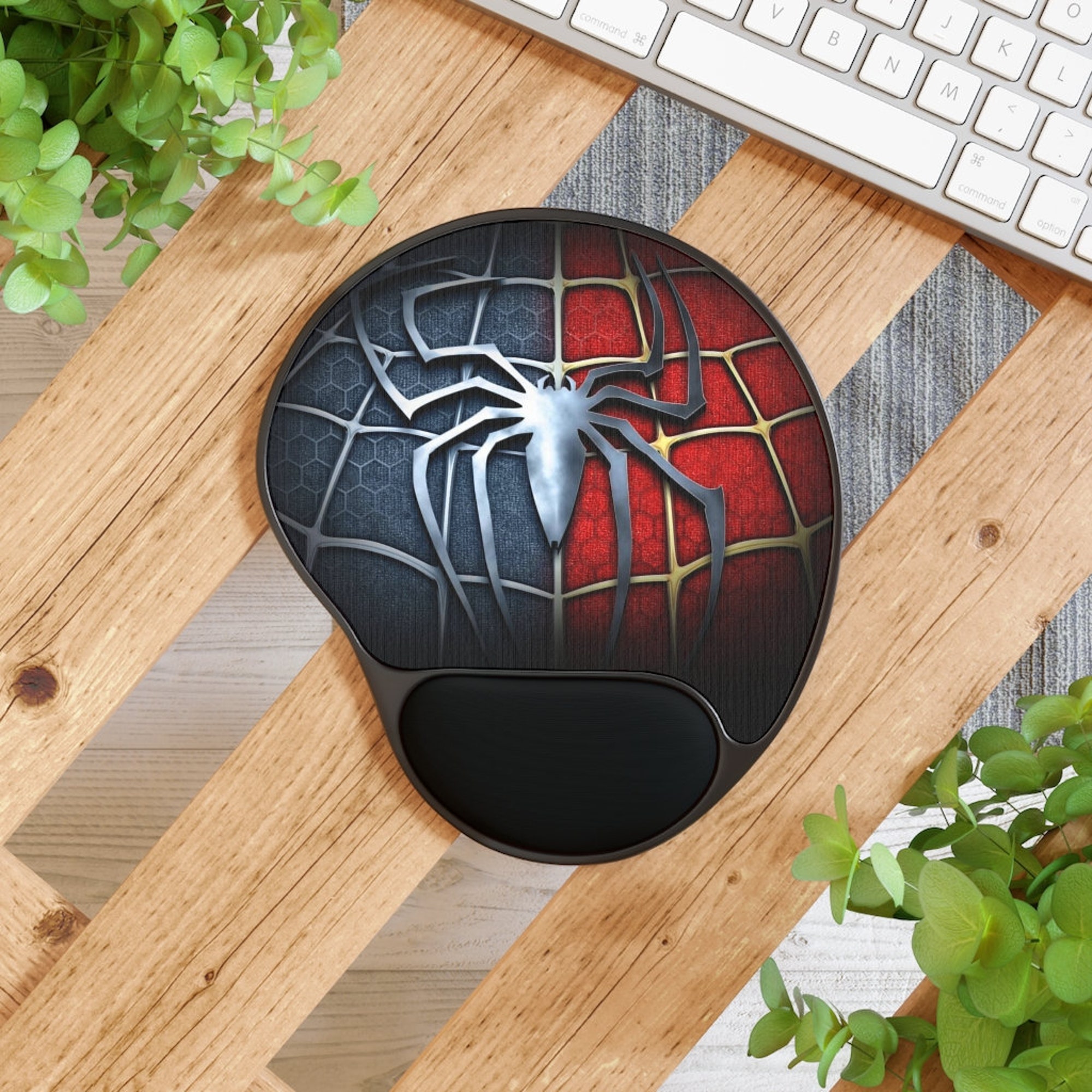 Discover Superhero Spider Mousepad With Wrist Rest