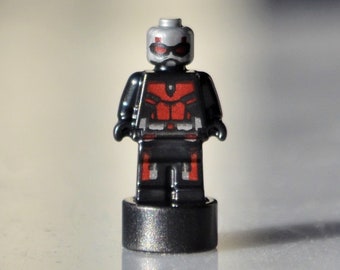 Ant-Man - upgraded suit - genuine LEGO® micro minifigure // nanofigure microfigure nano 1.5 CM tall 2021 design trophy statuette version