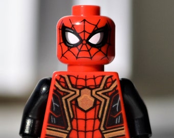 Spider-Man - genuine LEGO® minifigure - integrated suit from No Way Home movie / 2021 design black red and gold Spider-Man: spiderman far