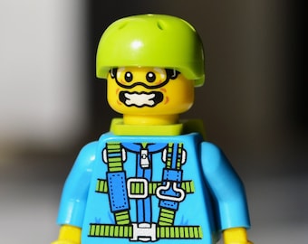 Skydiver - genuine LEGO® minifigure / thrill-seeker adrenaline junkie junky diver flyer jumper dive diving skydiving skydive thrillseeker y