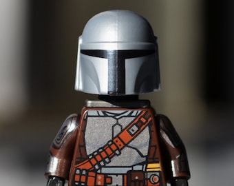 The Mandalorian - genuine LEGO® minifigure - 2021 version // din djarin mando silver beskar armor suit outfit design with & jetpack pack jet