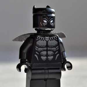 Black Panther - 2020 design with fabric collar - genuine LEGO® minifigure / t&#39;challa wakanda forever captain america civil boseman infinity