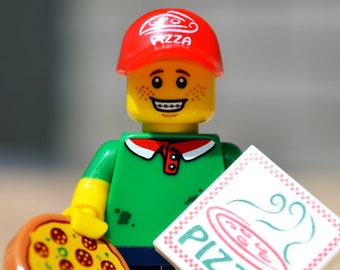 Pizza Delivery Guy genuine LEGO® minifigure // man boy teen teenager with  braces box cheese and pepperoni pie driver server service y
