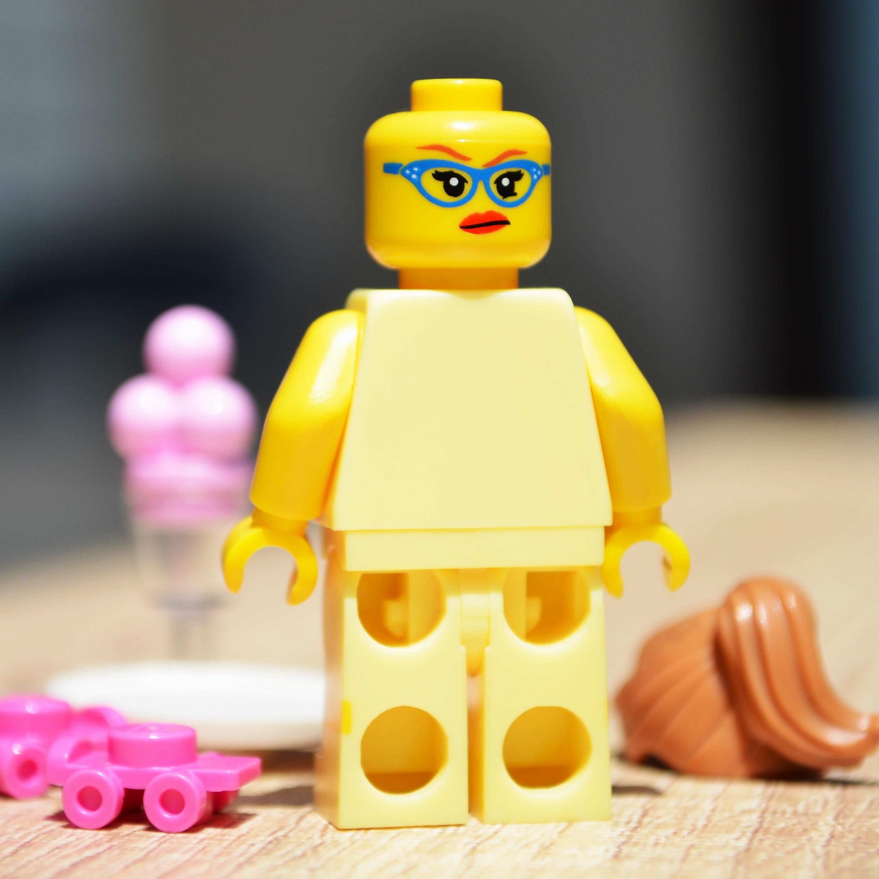 Diner Waitress Genuine LEGO® Minifigure // With Rollerskates