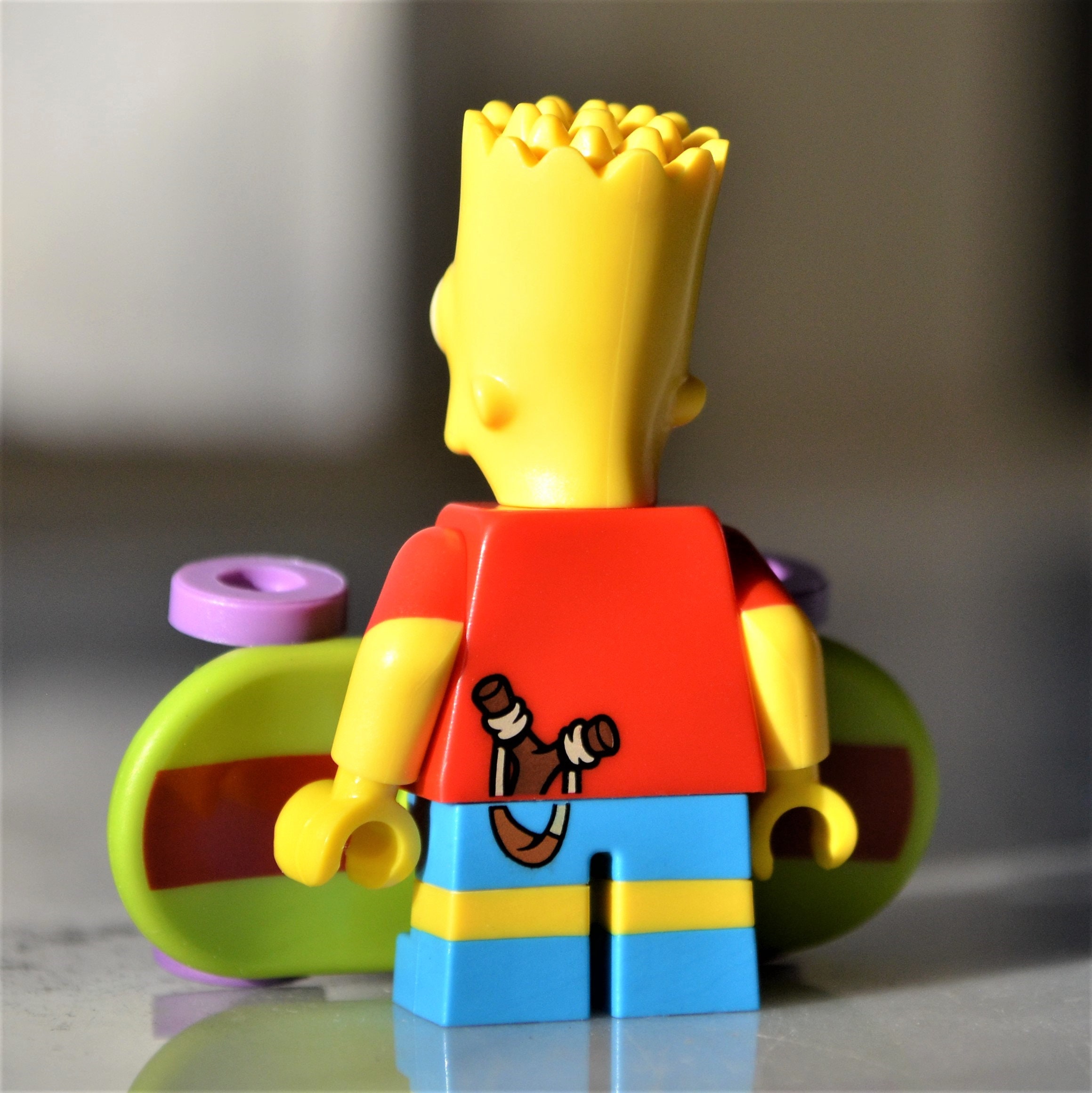 Bart Simpson genuine LEGO® minifigure // with skateboard y - Main Image