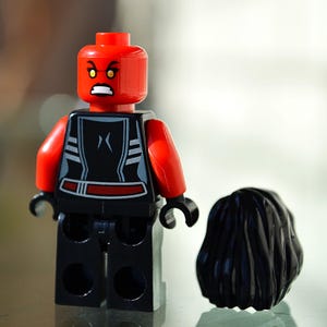 LEGO Super Heroes Red She-Hulk Minifigure Avengers Betty Ross 76078 sh0372 Used
