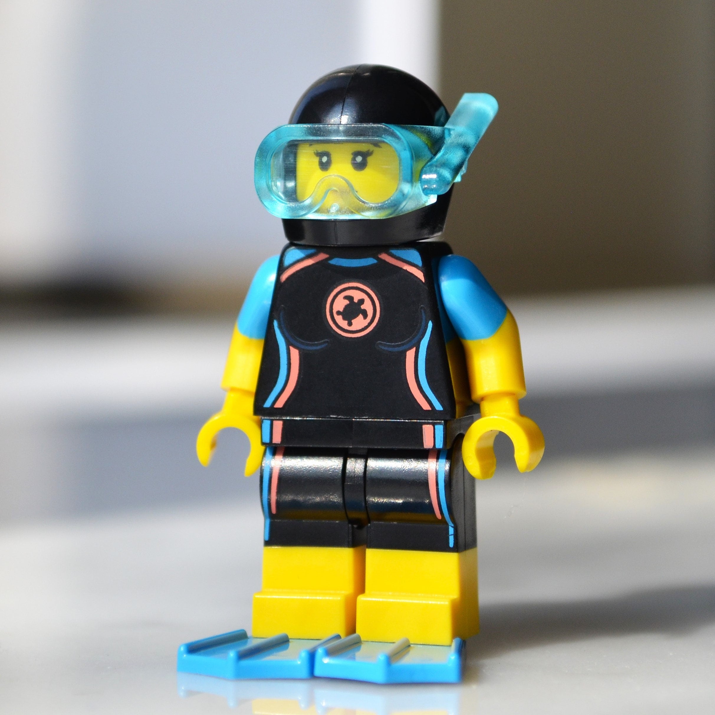 Sea Rescuer genuine LEGO® minifigure Scuba Diver Female Woman with  Diving Fins Flippers Dive Mask Snorkel Goggles Helmet Scubadiver y
